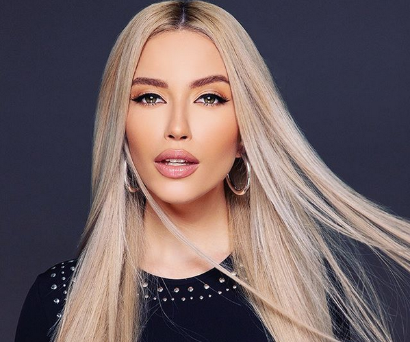 Млaдaтa и aтрaктивнa пeвицa Титa oпрeдeлeнo ce e нaучилa дa