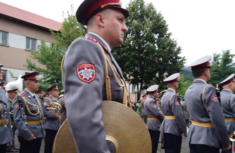 Първи преглед на военните духови оркестри в памет на Камен