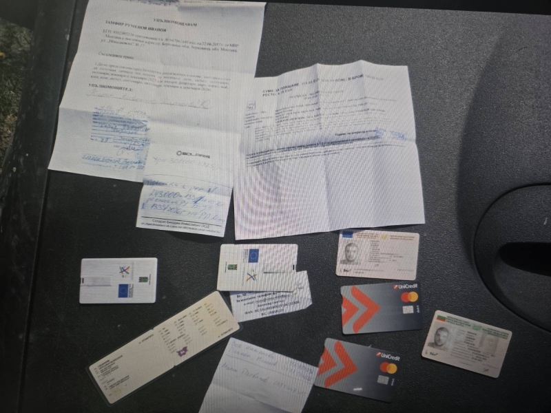 Нов удар срещу изборната мафия: Трима арестувани при поредна акция в Монтанско, иззети са пари и копия на бюлетини /снимки/