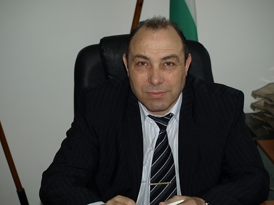 Дългогодишният шеф на Националния осигурителен институт във Враца стана дядо