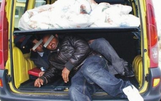 Полицейски служители са хванали дрогиран шофьор от Видин превозвал непълнолетни