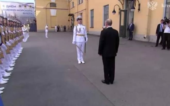 Украйна извърши рекордна атака с дронове в деня на визитата на Путин в Петербург