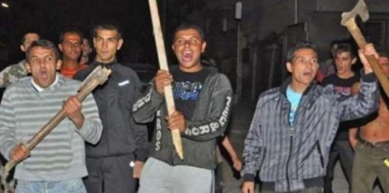 Тази нощ две ромски фамилии са вдигнали на крак полицията