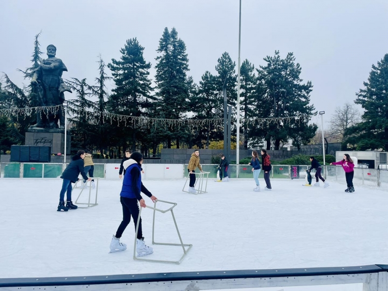 Ледената пързалка във Враца става безплатна за ученици в часовете по физическо