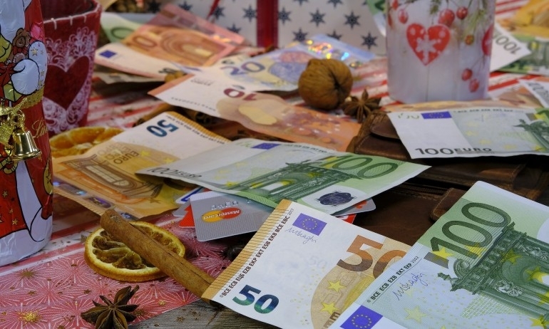 88 от работодателите предвиждат бонуси заяви Томчо Томов от Българската стопанска камара