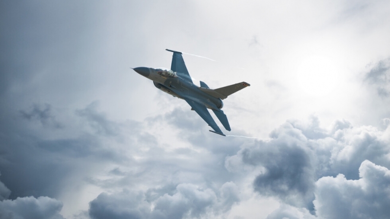 Темата с новата оферта за F-16 разбуни духовете в кулоарите
