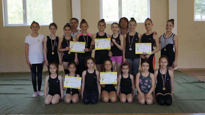 Два златни един сребърен медали и две шести места спечелиха