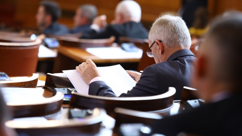 Депутатите одобриха закупуването на нови осем бойни самолета F 16 Решението