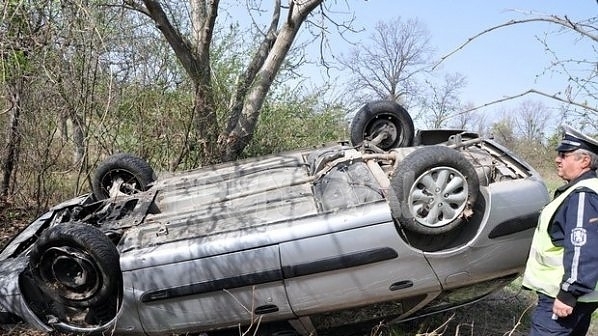 Младеж открадна кола и катастрофира в Монтанско съобщиха от полицията