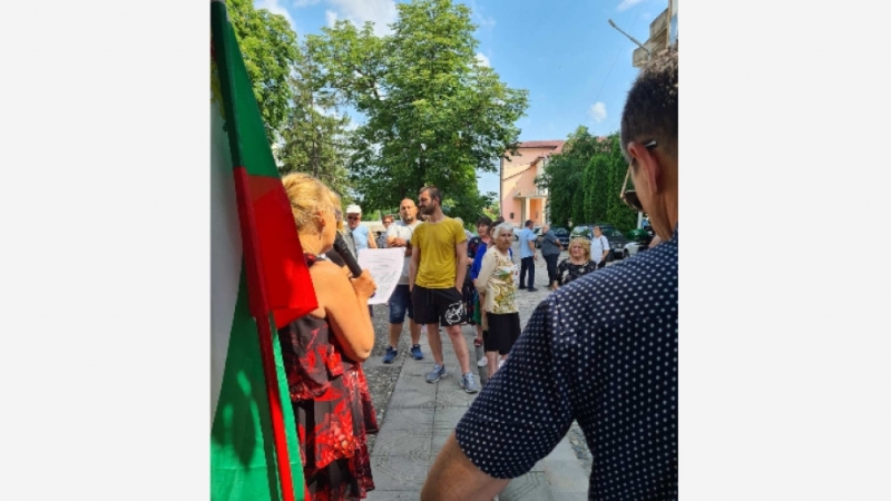Недоволни жители на Роман заплашиха че са готови да блокират