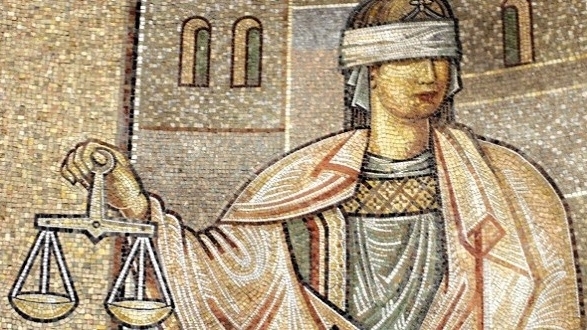 Разпространител на порнофайлове с непълнолетни ще изтърпи една година пробация