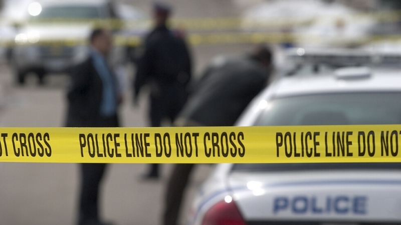 Полицай охраняващ резиденцията на председателката на Върховния съд на Гърция