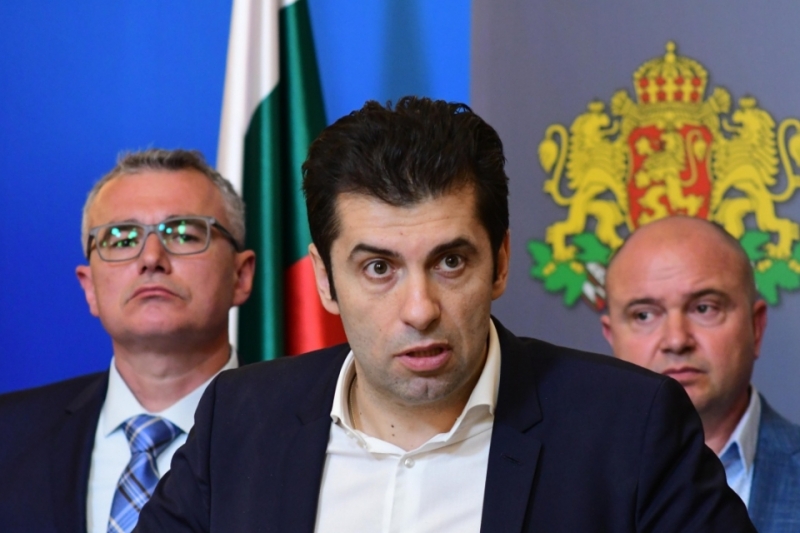 В сряда правителствената делегация начело с премиера Кирил Петков заминава