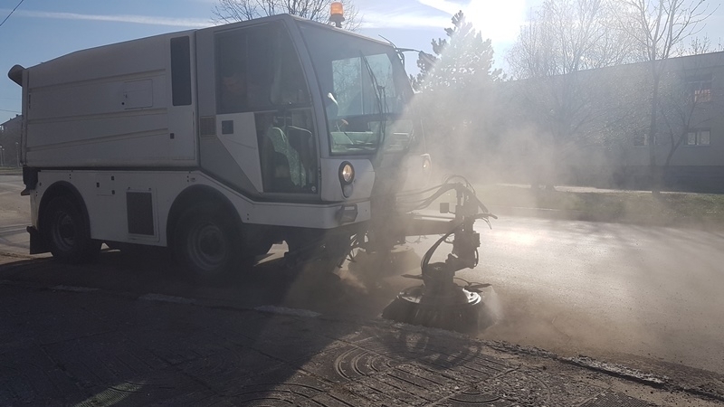 Със затоплянето на времето ОП Чистота започна изкърпването на улиците