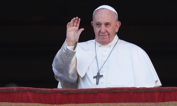 Папа Франциск осъди като поругаване извършваните над жените насилия и