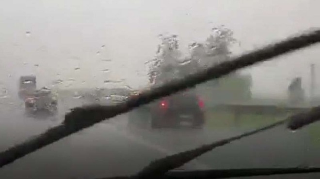 Опасна е ситуацията на магистрала "Тракия". Проливен дъжд се изля