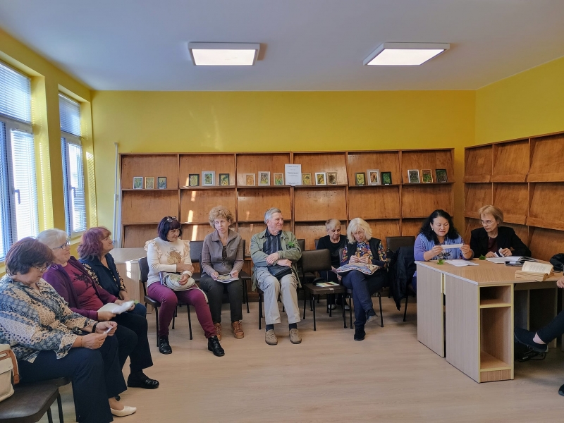 Литературно четене посветено на 1 октомври Ден на поезията