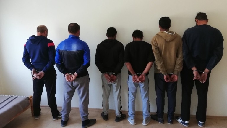 Шестима са задържани за кражба за над 30 000 лева