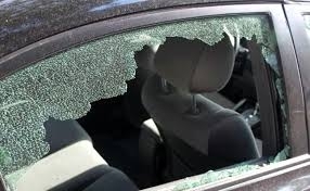 Задържаха двама потрошили автомобили в Монтанско съобщиха от МВР  
Двамата