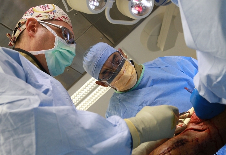 Тежък инцидент е станал този следобед при ремонт на работилница