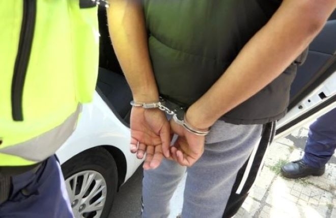 Ченгета задържаха млад мъж от Враца, откриха голямо количество дрога в дома му