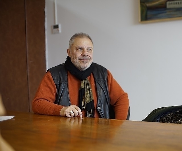 Д р Петьо Вълчев спечели проведения конкурс и остава начело на