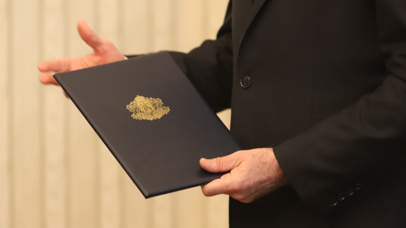 Росен Желязков пристигна в президентството за да вземе първия мандат