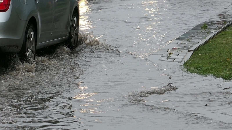 Едночасов проливен дъжд се изсипа в Солун в четвъртък За