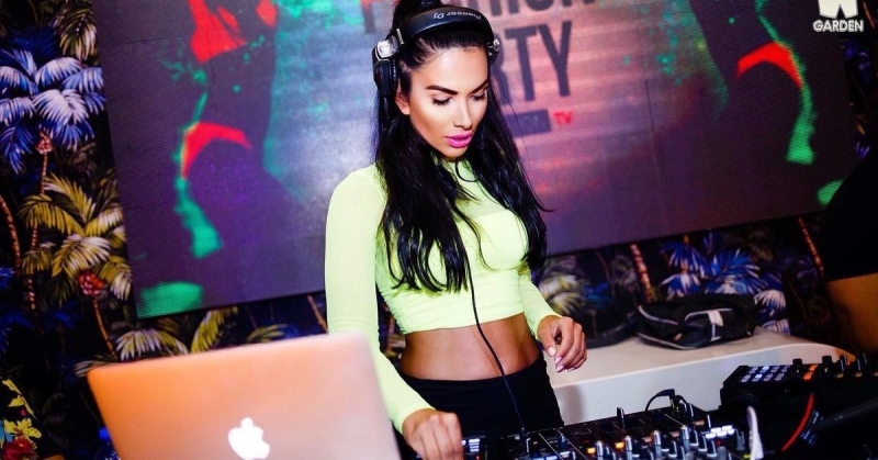 Кралицата на хауса в Бургас DJ Златина Димитрова е била