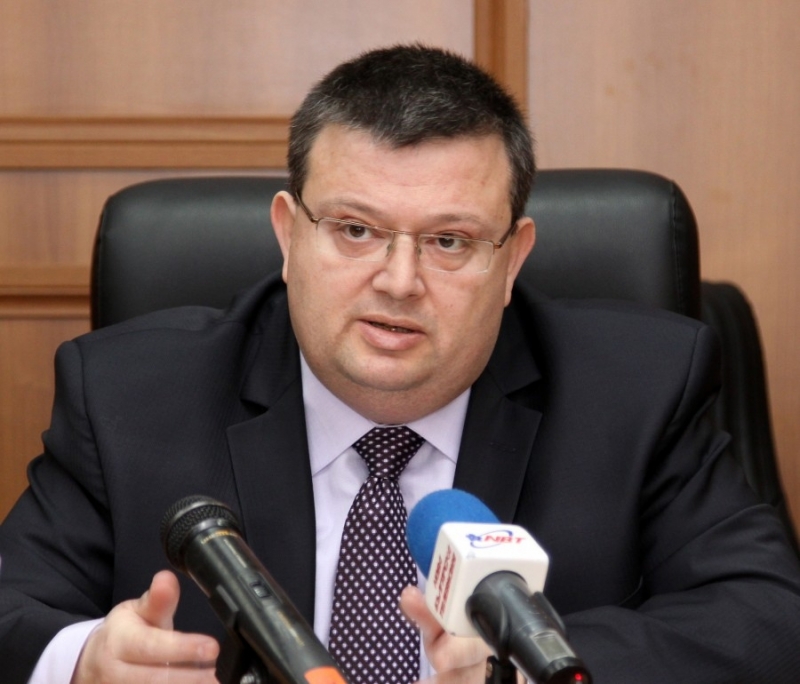 Главният прокурор изнесе данни в Народното събрание за лицата, които