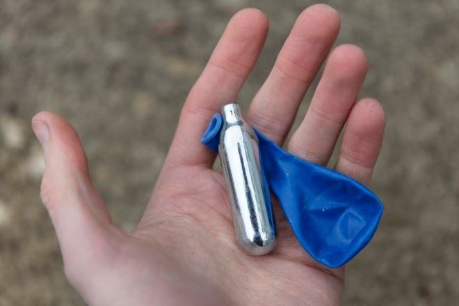 Употребата на райски газ води до дългосрочни негативни последствия за