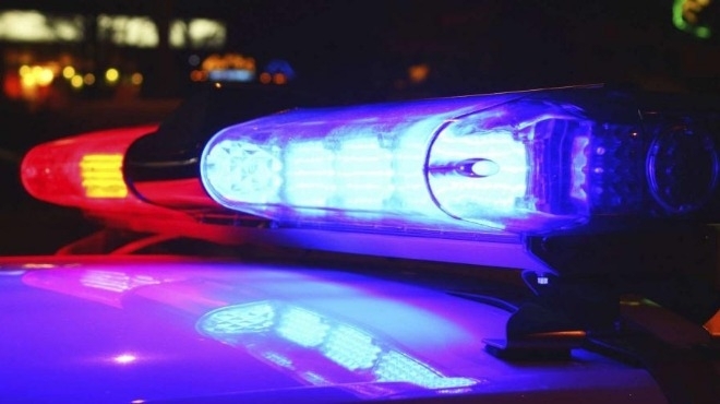 Полицай е в болница след като бе блъснат от шофьор