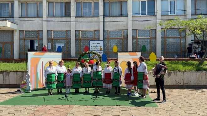 С кулинарна изложба и богата програма отпразнуваха Гергьовден в село Чирен /снимки/