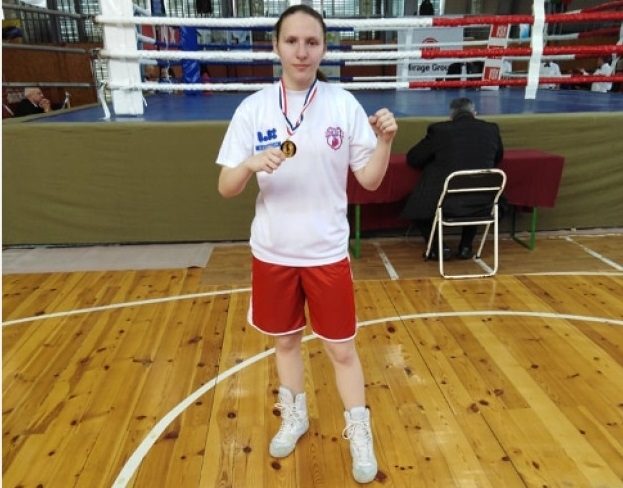 Състезателката на видинския боксов клуб Бдин Инна Цветкова спечели златен