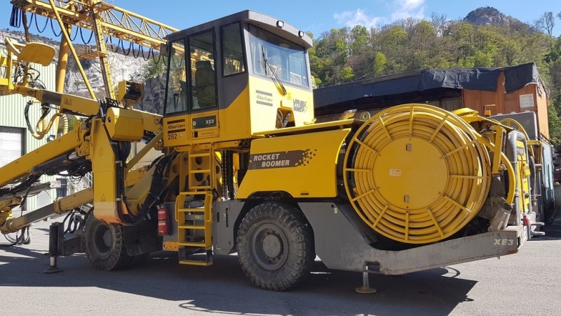 Частен съдебен изпълнител сложи на тезгяха имотите и сградите собственост