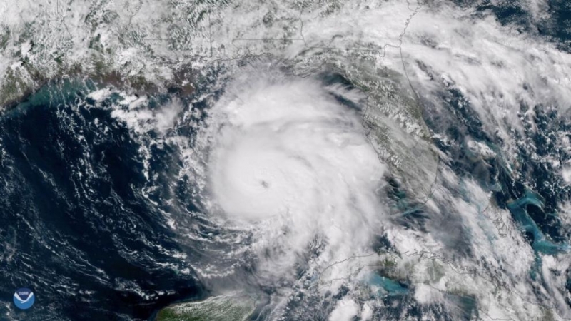 Националният център на САЩ за ураганите съобщи че ураганът Майкъл е