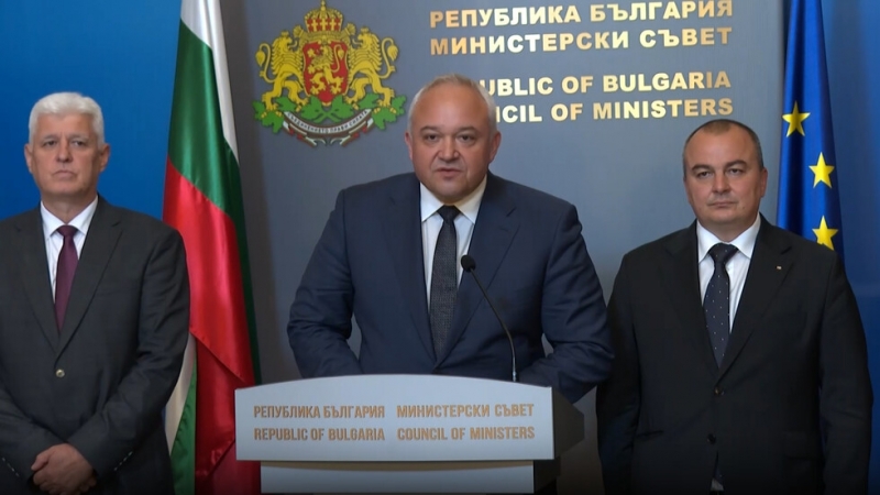 Правителството предприема мерки за борба с пожарите във връзка с