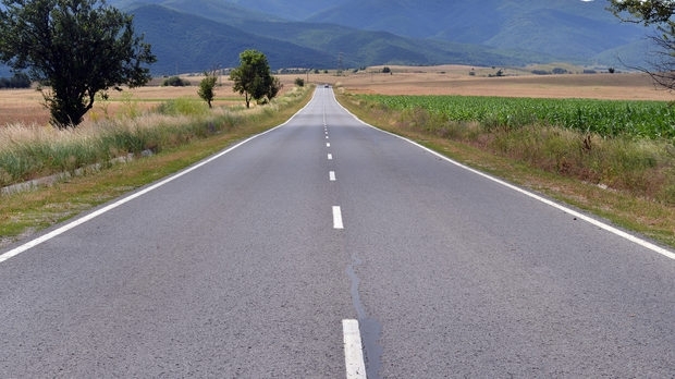 ОГРАНИЧЕНИЯ ЗА ТОВАРНИ АВТОМОБИЛИ Забранява се движението на моторни превозни