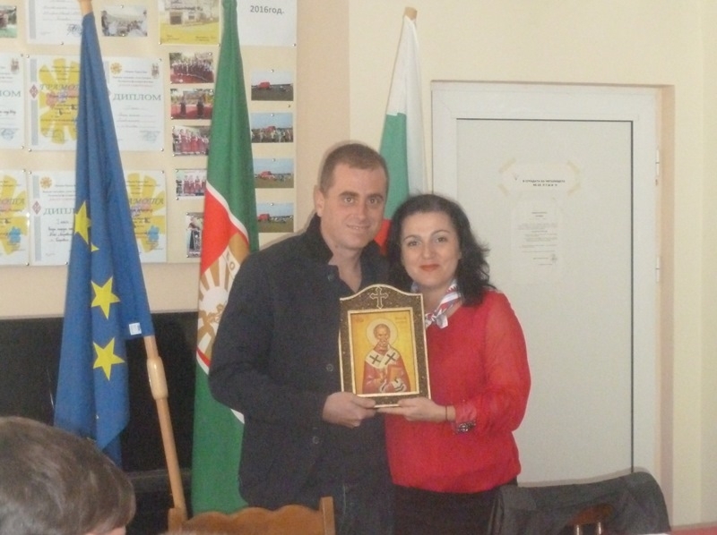 Днес новоизбраният кмет на борованското село Нивянин Николай Христов официално