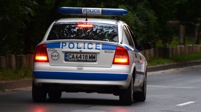 Полицаи са преследвали неправоспособен шофьор в Лом съобщиха от МВР