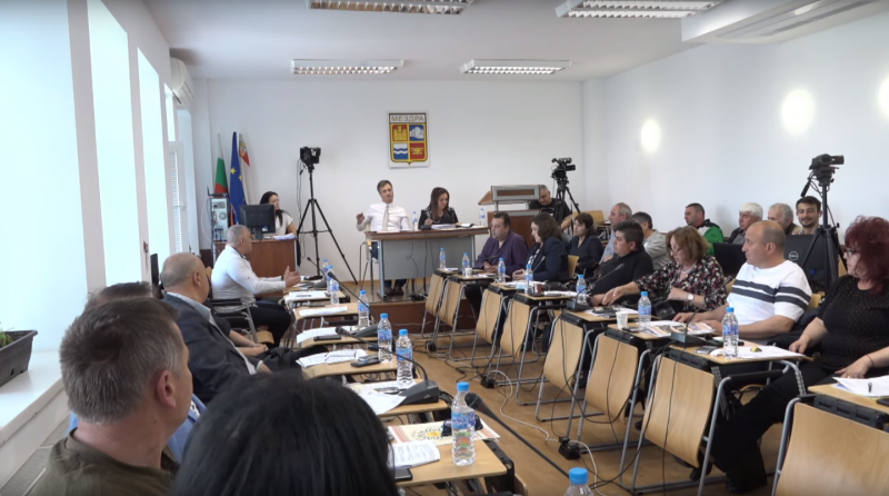 Общинските съветници в Мездра сътвориха чутовен гаф на априлското си