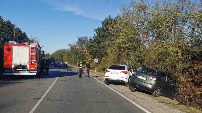 Меле на пътя! Мъж от Лом е в болница след тежка катастрофа във Видинско