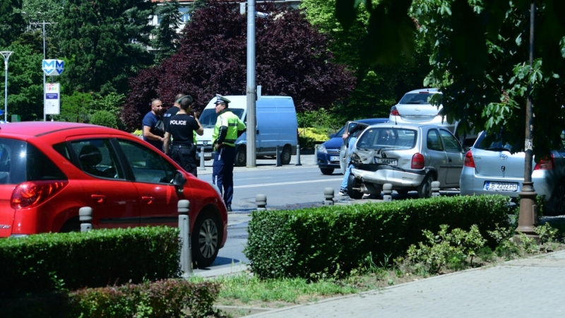 Три коли са се помлели зверски на бул Цар Освободител