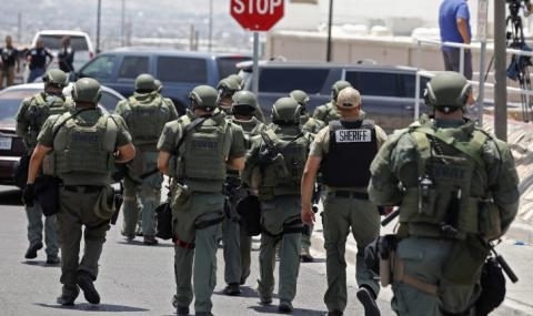 Двадесет души загинаха и 26 бяха ранени при стрелба в