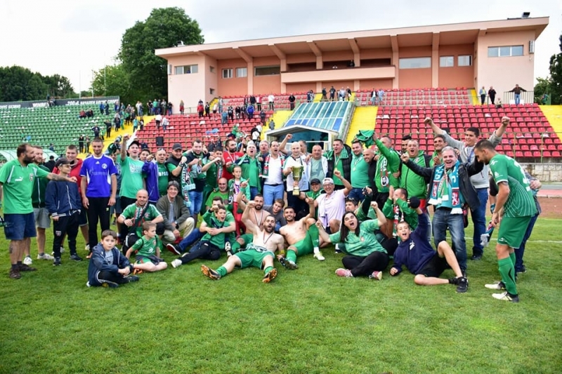 Агенция BulNews bg публикува снимки от празничната атмосфера завладяла стадион Христо