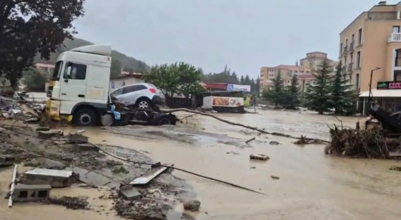 Пада частично забраната за достъп до Елените