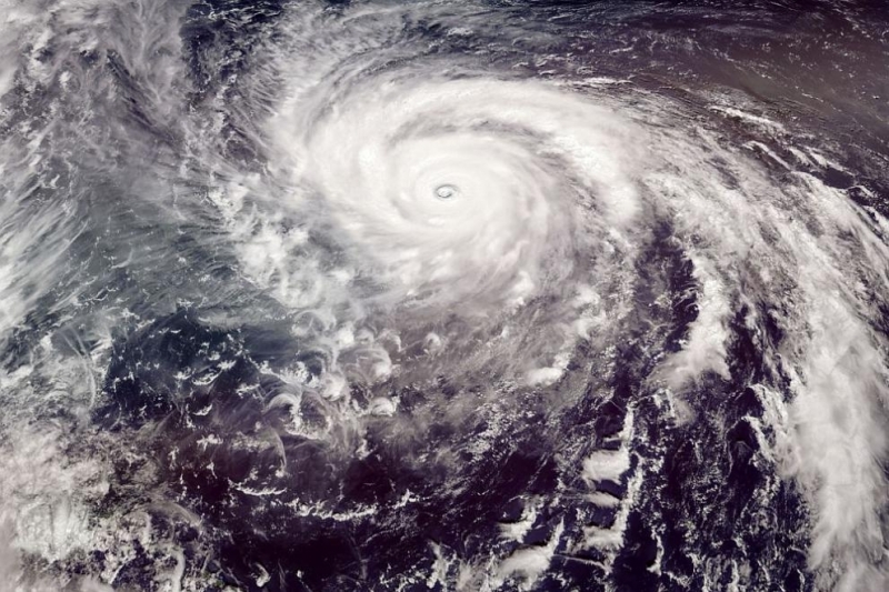 Тропическата буря Бони беше повишена до първа категория когато се