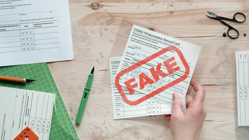 Прокуратурата в Атина разследва лекари медицински сестри и фармацевти за