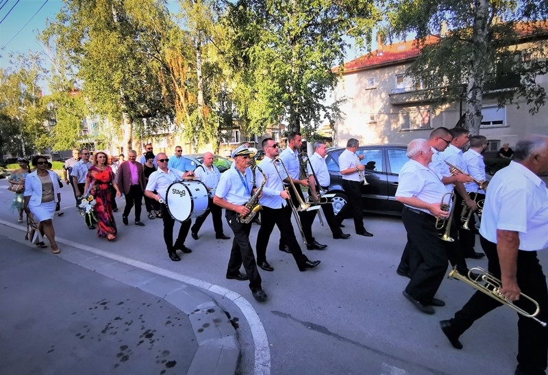 С церемония пред паметната плоча на композитора Дико Илиев в
