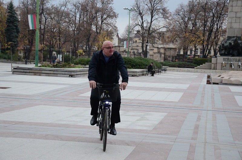 Новият градоначалник встъпил в длъжност само преди ден няма да